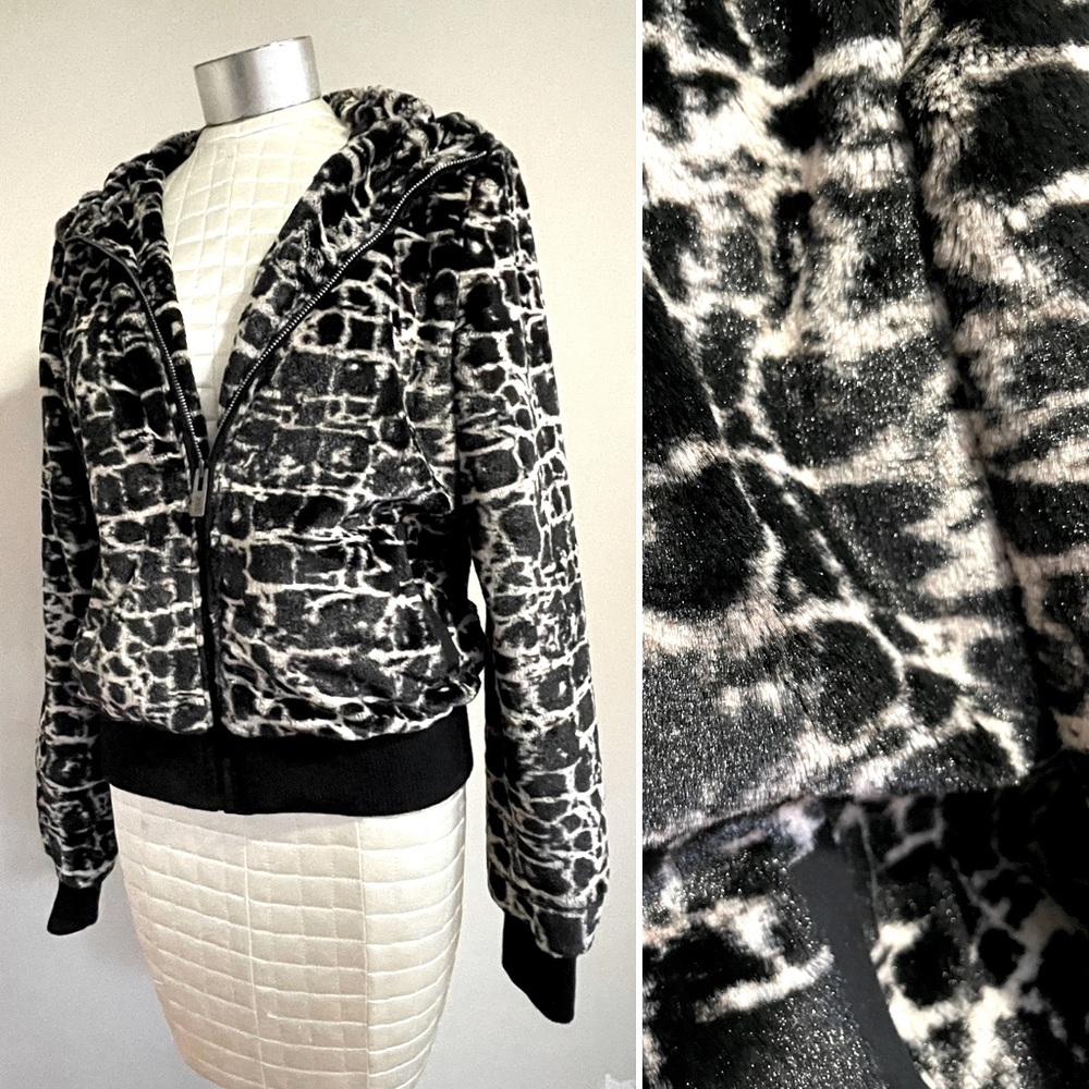 YMI puffy plush faux fur animal print zip up hoodie jacket L
